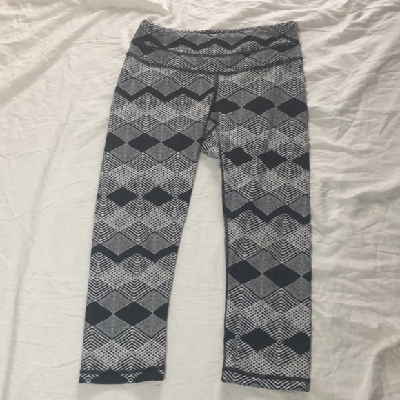 Lucy crops - Picture 1 of 5